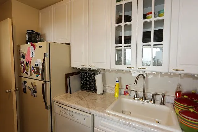 Delightful 1 Bed, 1 Bath at Lake Shore Drive + Irving Park (Wrigleyville) — Photo 4