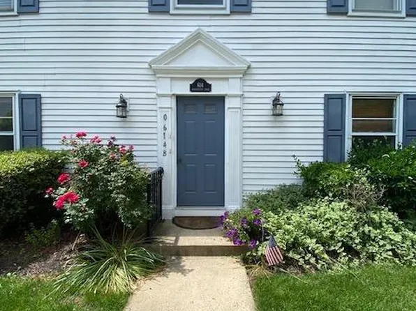 614 Winchester Ln #B, Monroe Township, NJ 08831