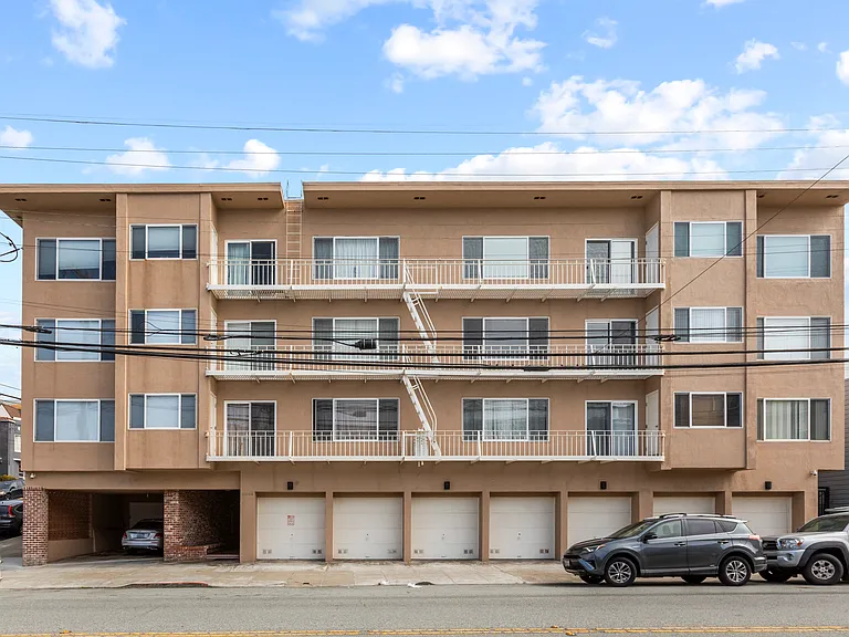 4444 Balboa St #207 — Photo 17