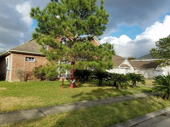 2nd image of 11007 Rosewood Ct
