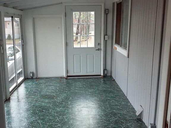 2nd image of 22 Panda Ln