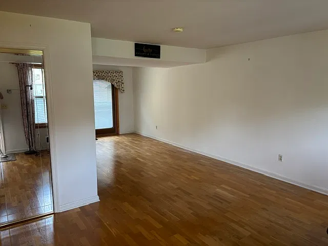 2 bed, 1841 sqft, $2,300 — Photo 3