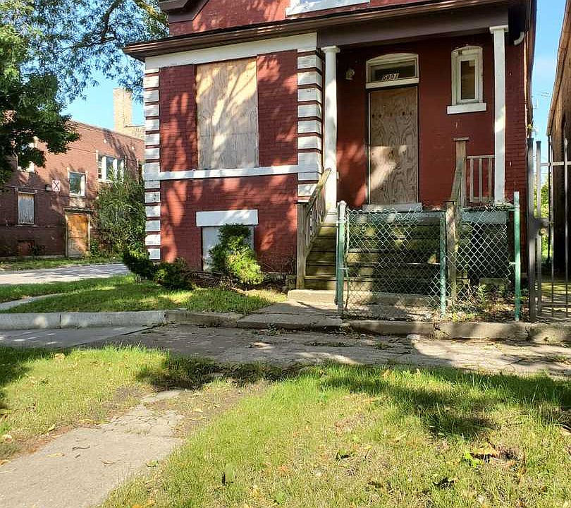 2nd image of 5801 S Peoria St