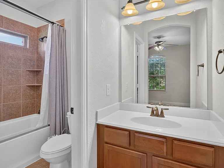 4635 Saginaw Ct — Photo 26