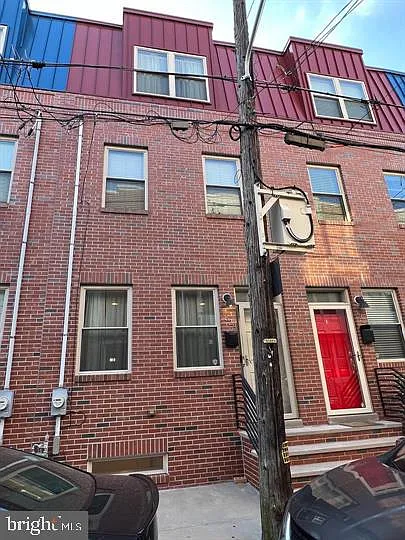 3 bed, 3.5 bath, 2100 sqft, $3,000 — Photo 3