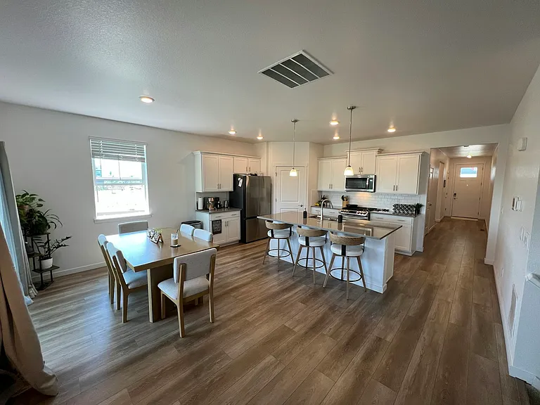 1858 Mount Monroe Dr — Photo 2