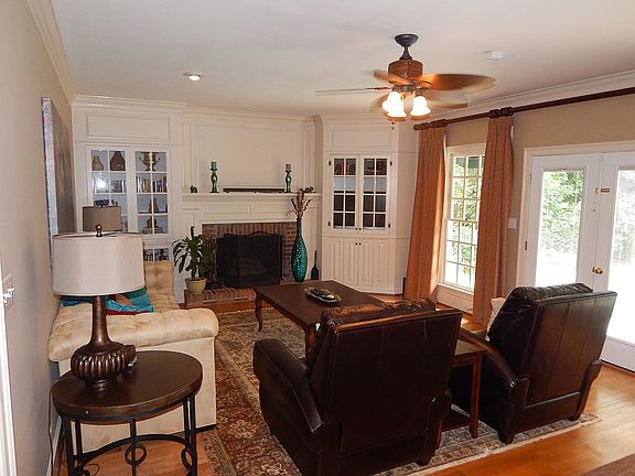 5th image of 2046 Cavendale Dr