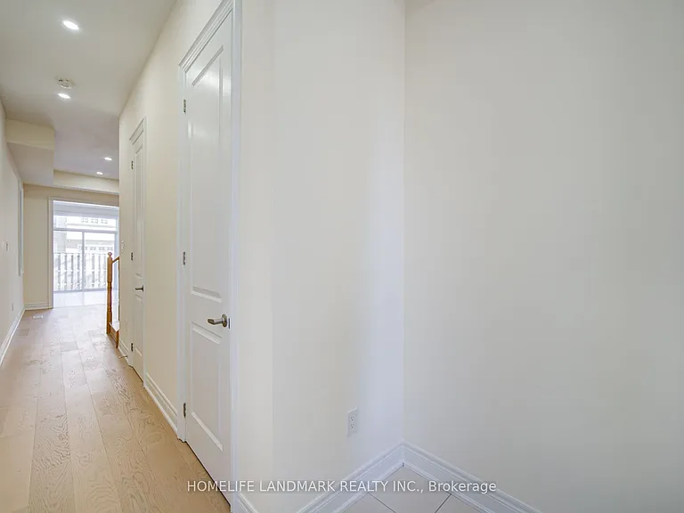 36 Latchford Ln — Photo 3