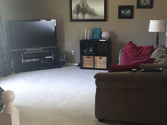 4th image of 4139 Chaucer Cir