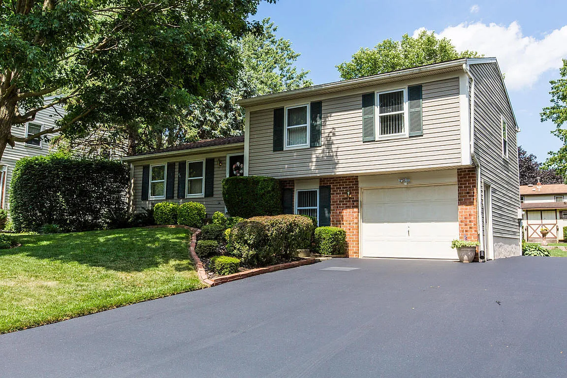 473 Longmeadow Rd photo 1