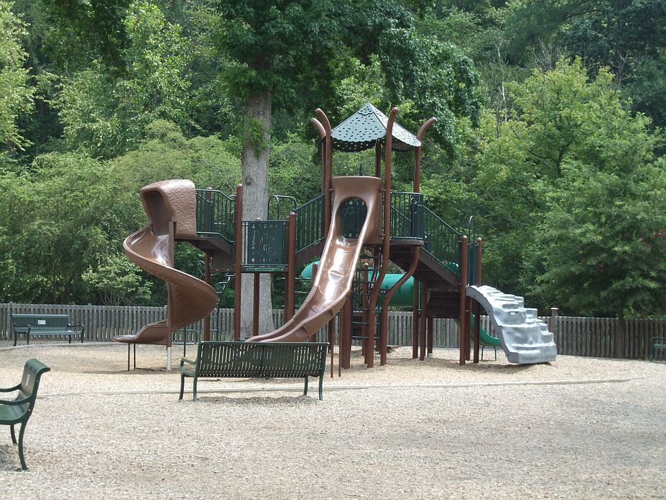 1st image of 3042 Gaston Cir SE