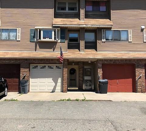 2nd image of 19 Ramsey Ln