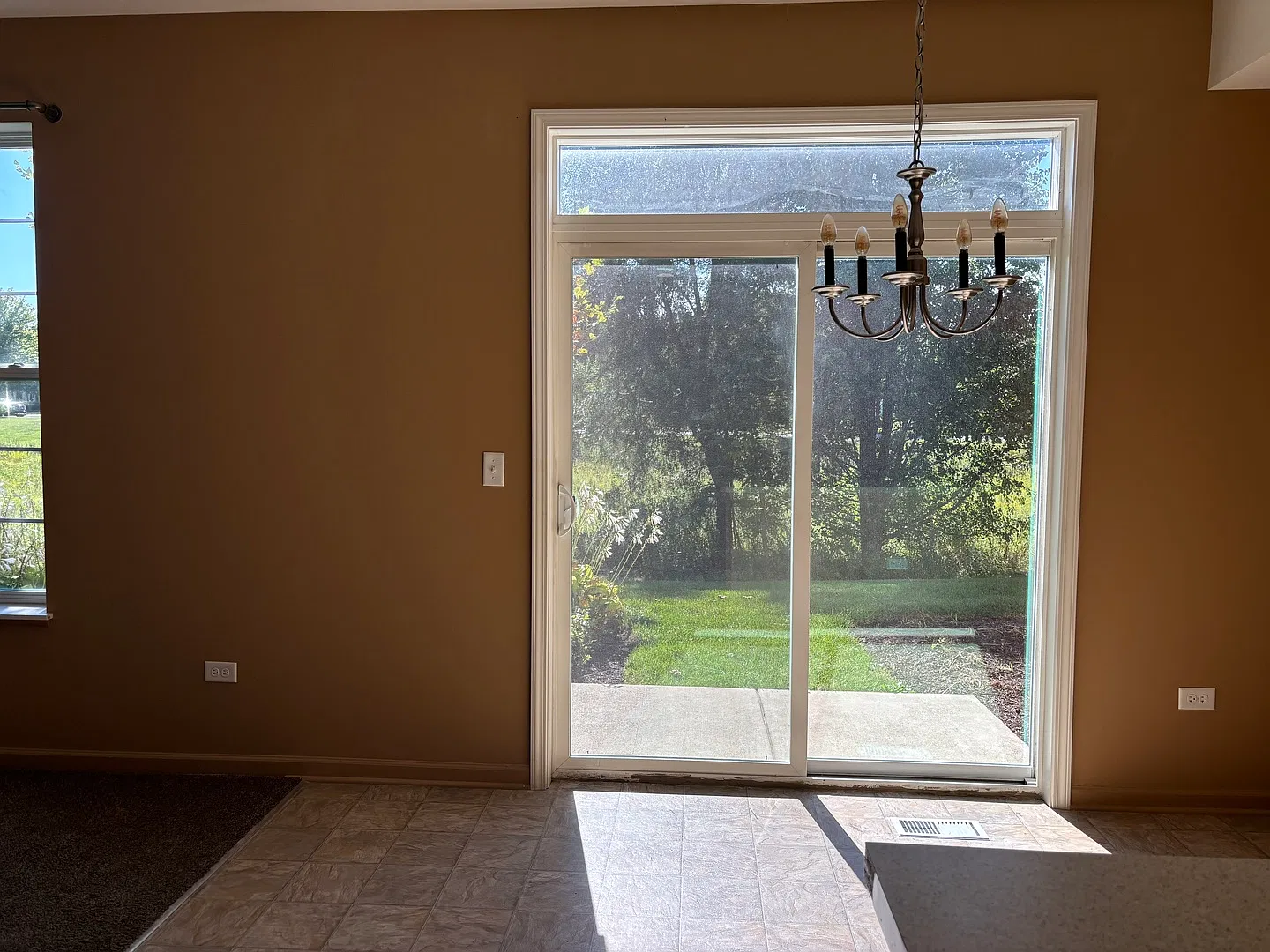2 bed, 1.5 bath, 1310 sqft, $2,300 — Photo 4