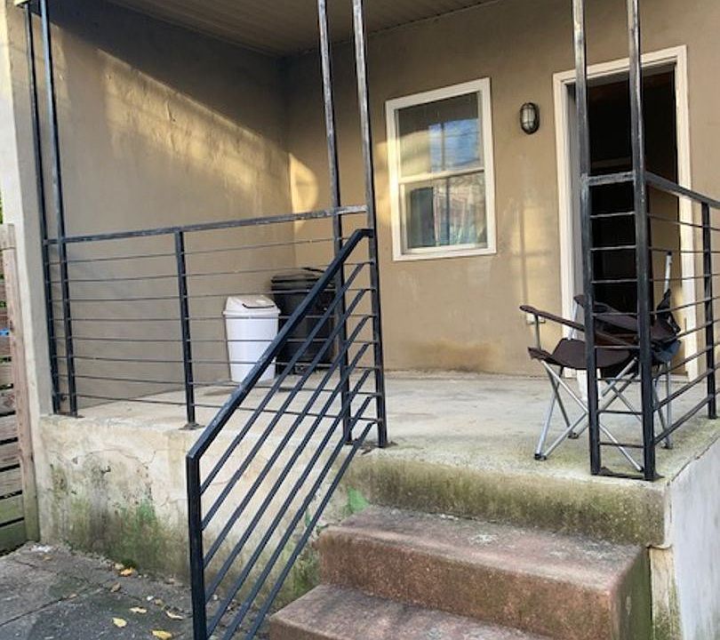 1st image of 2083 Clarence St Floor 1