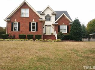 703 Oldwyck Dr, Fuquay Varina, NC 27526