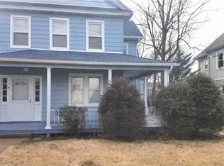 8 Bernard St #8, Pt Washington, NY 11050