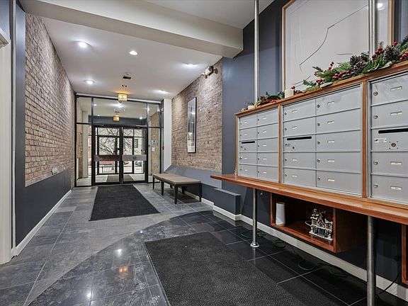 2nd image of 3323 N Paulina St APT 2D