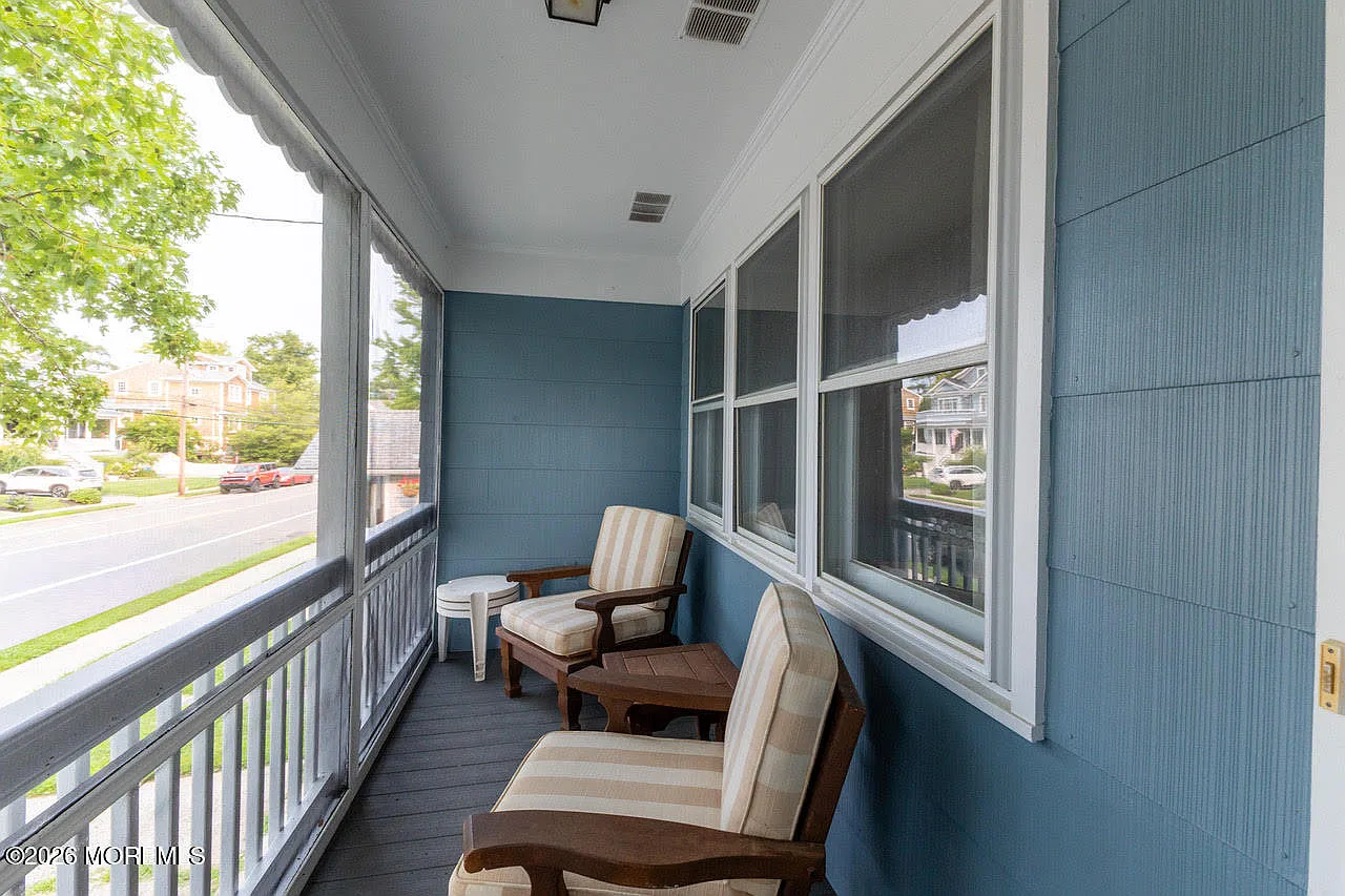 3 bed, 1710 sqft, $4,500 — Photo 2