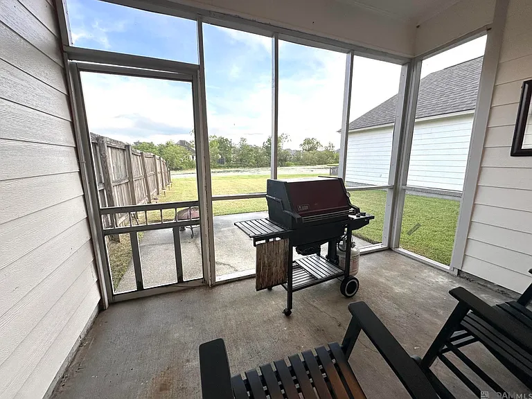 10868 Springtree Ave — Photo 5