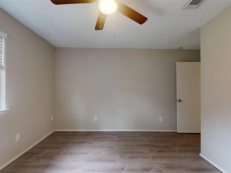 2331 Barrington Place Dr — Photo 35