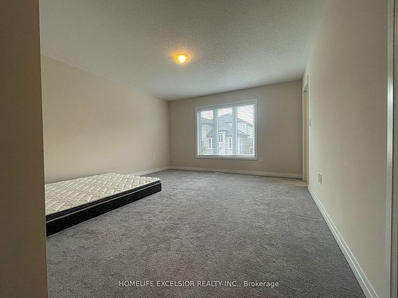 3rd image of 60 Leeson St N