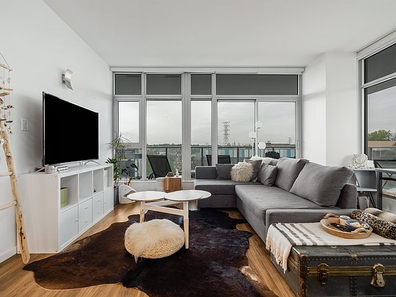 3rd image of 1888 Gilmore Ave #509