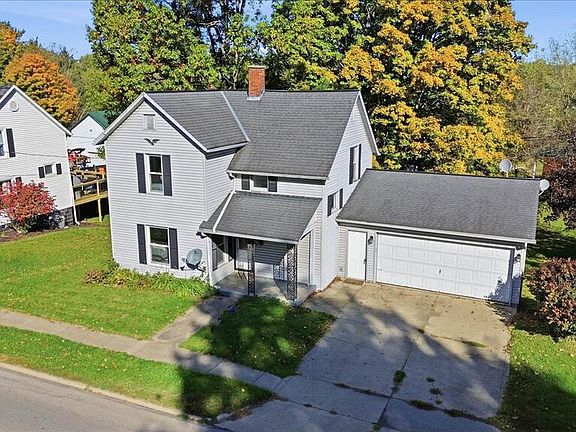 3rd image of 98 W Main St