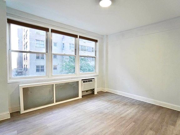 4th image of 141 E 55th St APT 4