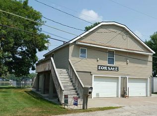 1809 S Shore Dr, Moline, IL 61265