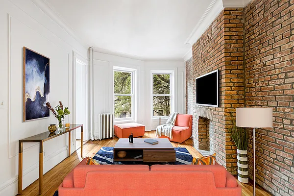 Rented by Erica Sullivan, LREB | media 28