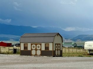15 Berry Ln, Townsend, MT 59644