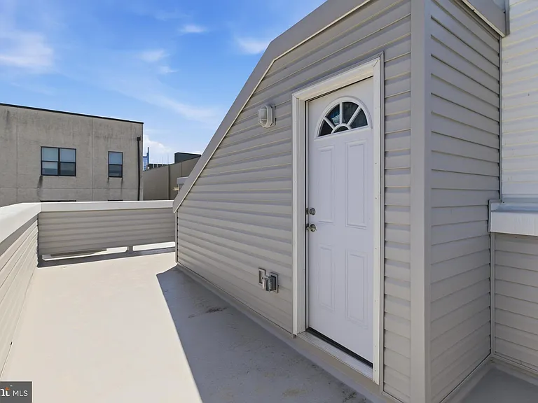 1511 W Flora St — Photo 37