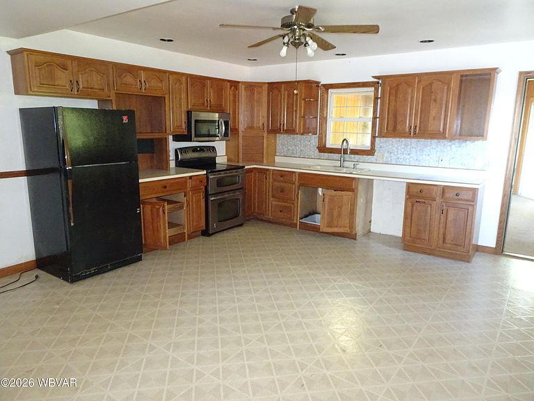 Listing photo 3