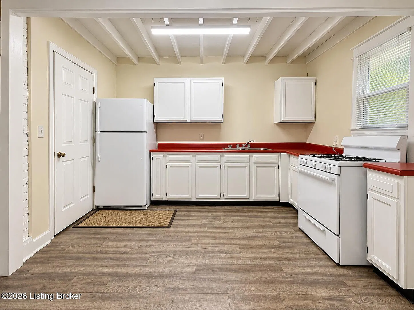 2 bed, 1.0 bath, 1020 sqft, $1,195 — Photo 4