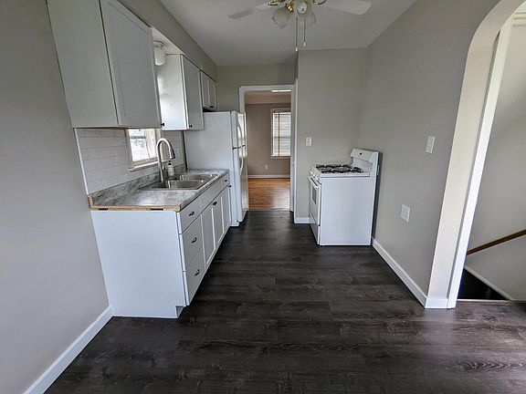 4th image of 12008 Marne Ave