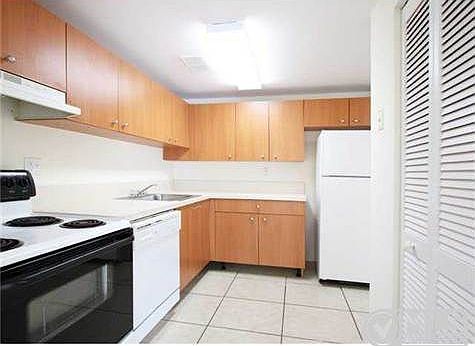 3rd image of 409 Executive Center Dr APT 201