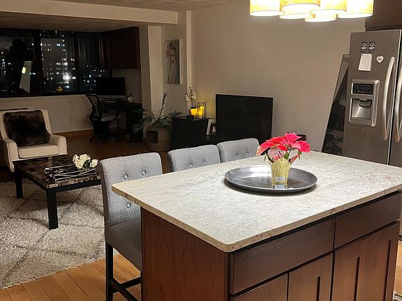 2nd image of 2 Hawthorne Pl