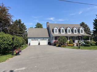 17 Forest Hill Dr, Hamilton, ON K9A 4J9