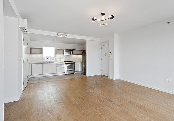 3rd image of 276 13th St APT 6C