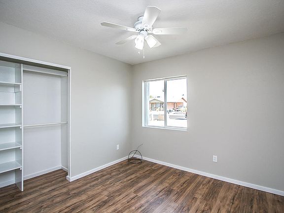 4th image of 8813 W Cinnabar Ave