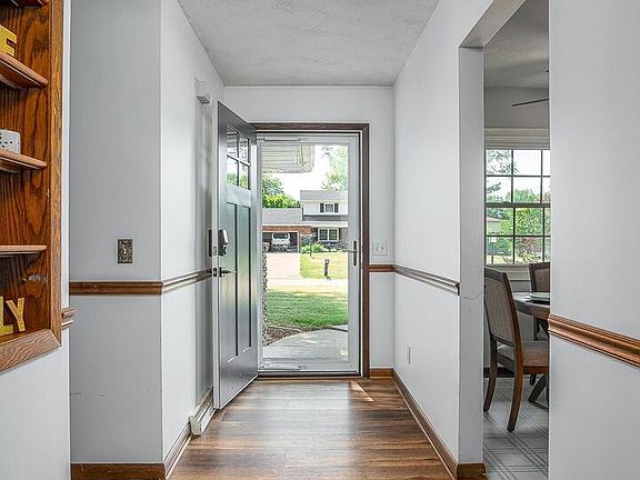 3rd image of 4320 Edwards Ct