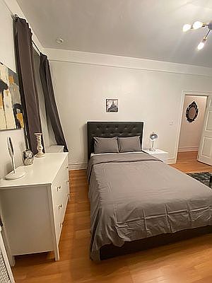 3rd image of 354 E 77th St APT 1C