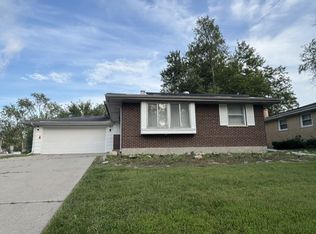 1001 Blackhawk Dr, University Park, IL 60484