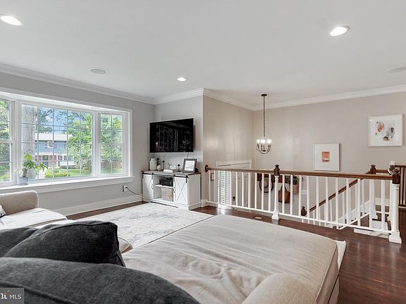 5th image of 3129 Battersea Ln