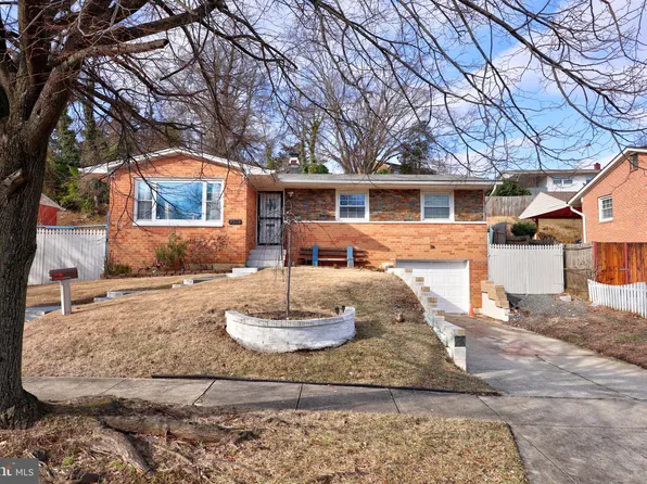 7313 Abbington Dr, Oxon Hill, MD 20745