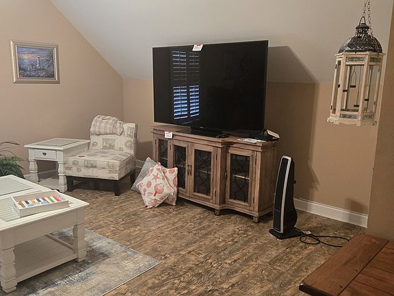 3rd image of 2034 Spring Branch Dr