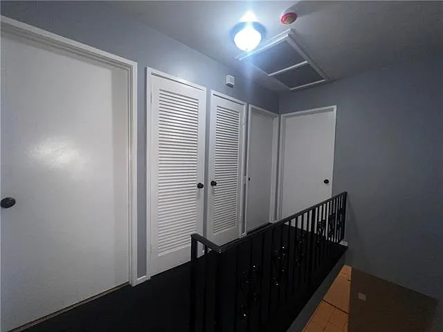 5704 Count Ln — Photo 9