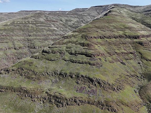 4th image of Wawawai Rd