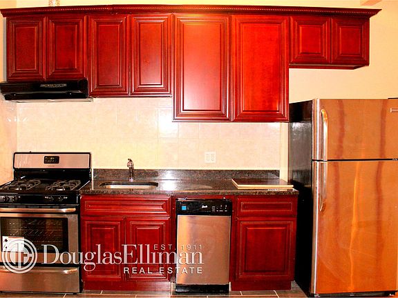 2nd image of 2272 2nd Ave APT 2A