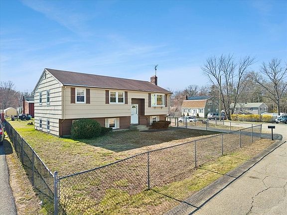 3rd image of 59 Pomona Dr